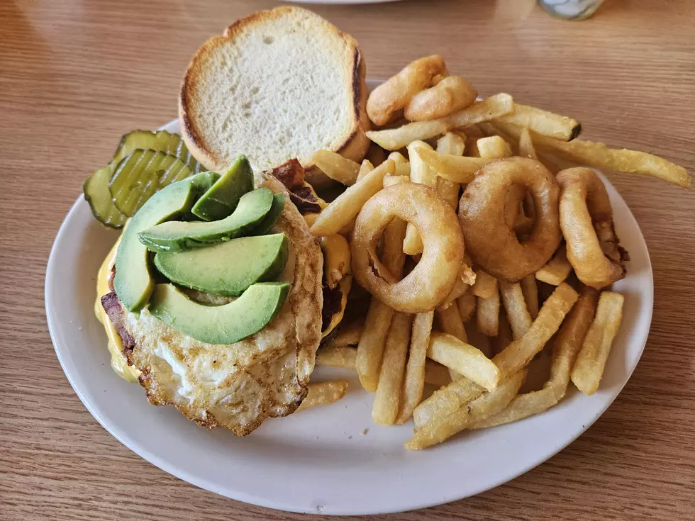Wisconsin Restaurant Known For Breakfast Has Must Try Burgers Too